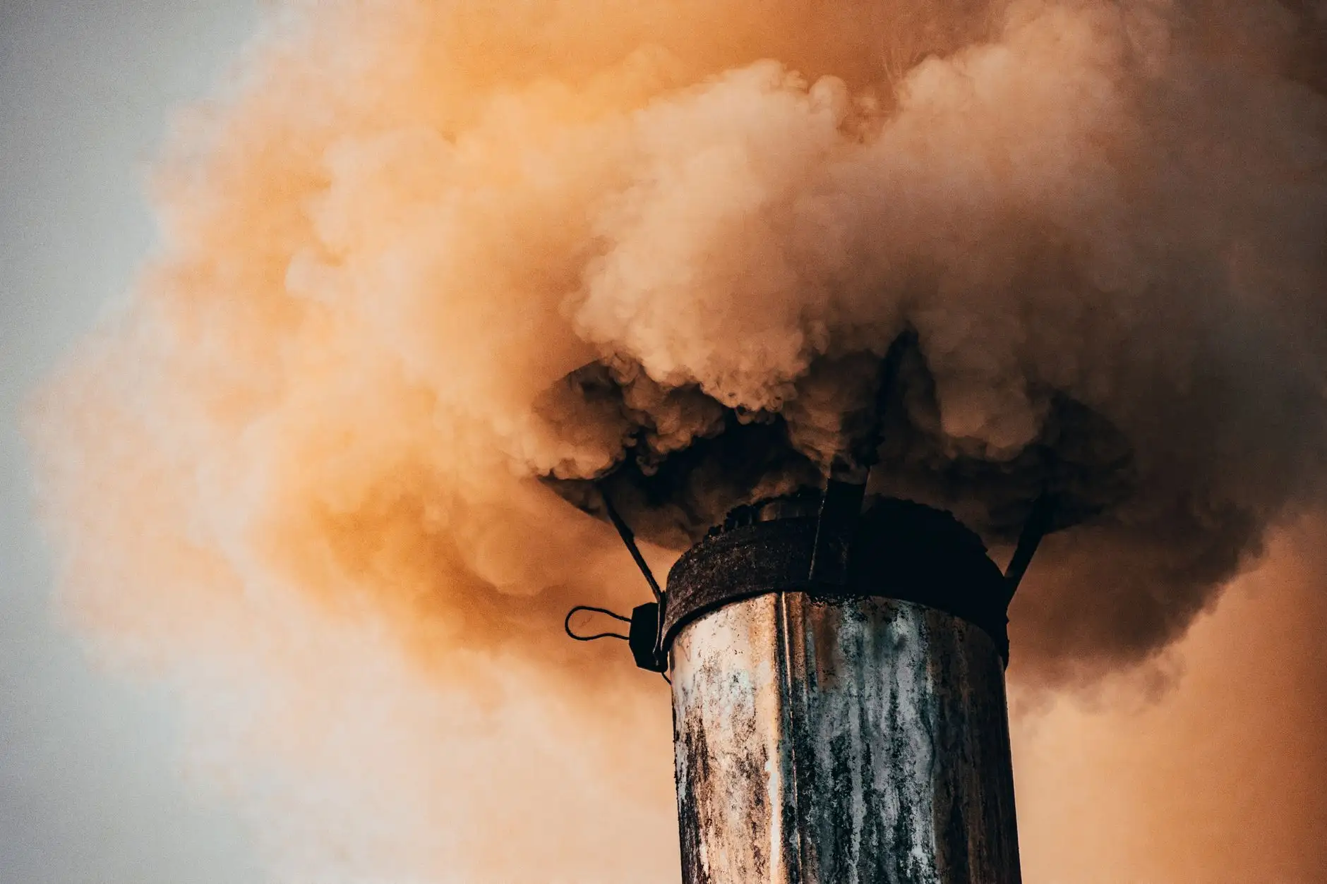 毕节建筑机电安装服务对比：专业施工团队与普通承包商的差异